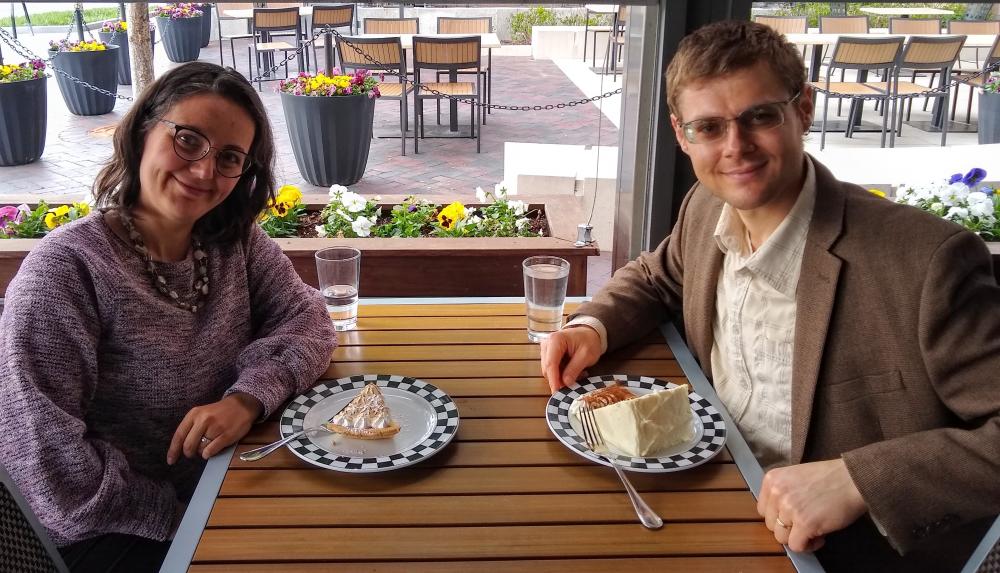photo of Agnes Vishnevkin and Gleb Tsipursky on a restaurant patio